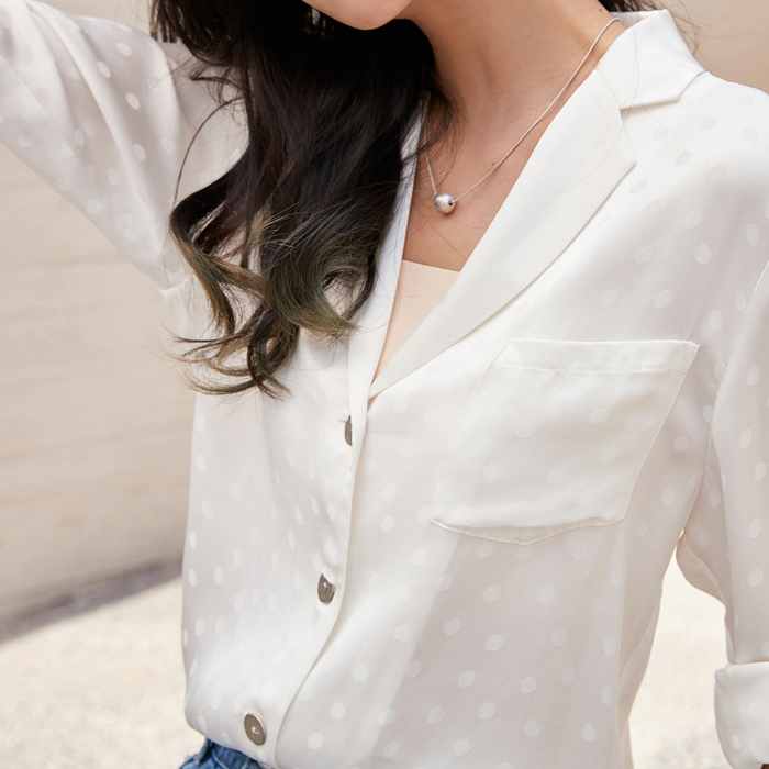 HongYi Studio夏装新款法式西装领白色衬衣波点复古天丝衬衫女v领 - 图0