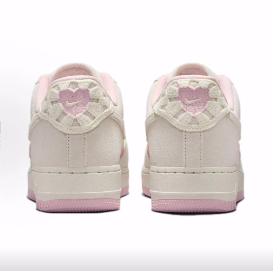 Nike Air Force 1 麂皮 Low “Valentine’s Day”低帮 板鞋 女款,淘宝优惠券,粉丝福利购,淘宝优惠卷