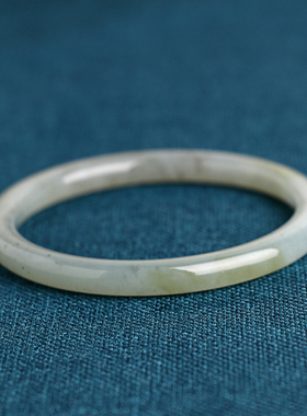 天然手镯新疆细条圆条和田玉镯子