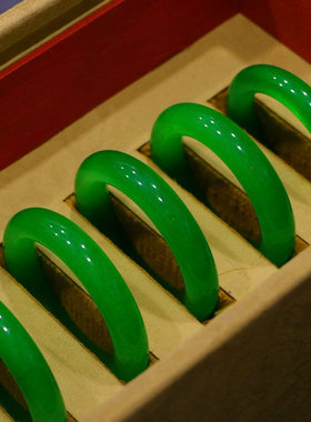 精品收藏级老翡翠女款手镯老坑冰种料满绿气质旺夫百搭款老玉手环