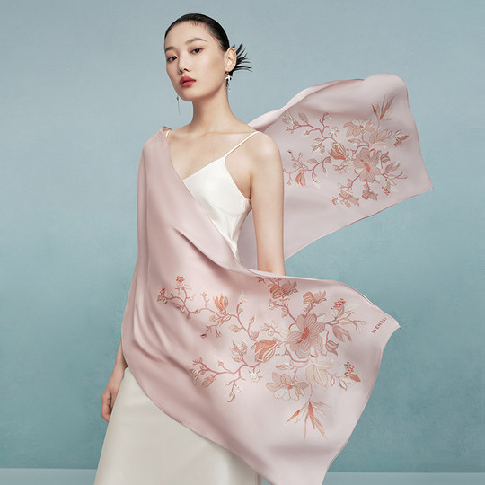 Wanshili Chinese style silk scarf gift box with gift bag