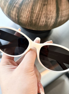 新款米白色秋季新品墨镜女