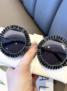 新款镶钻圆框太阳镜时尚