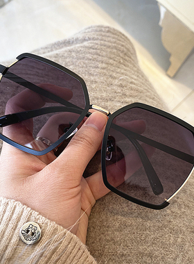 女方大框防显瘦街拍复古太阳镜