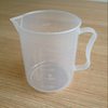 Plastic graduated measuring cup and beaker with handle, measuring industrial measuring cup, alcohol cup, measuring liquid experimental supplies