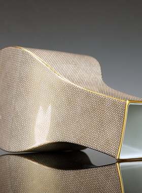 18K黄金网格方口台面花瓶