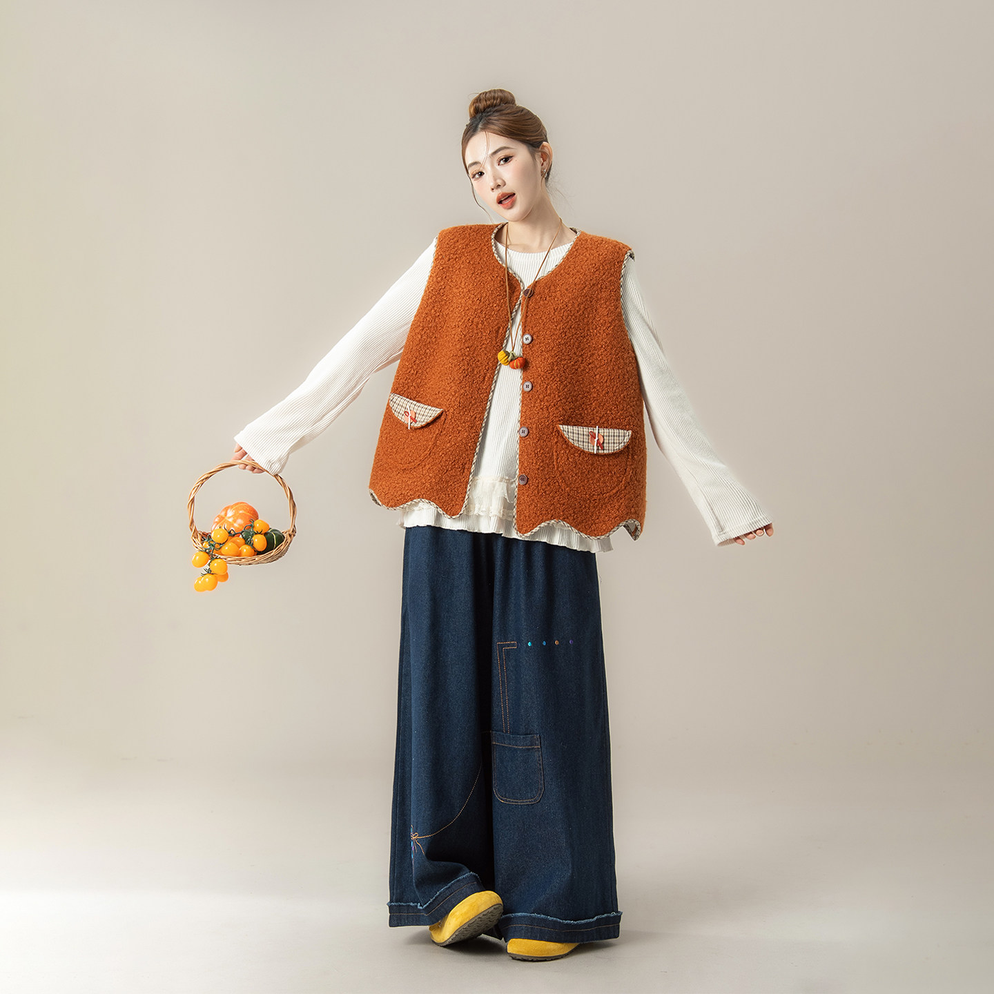 焦糖色日系甜美减龄仿羊羔毛马甲背心女春秋新款格纹拼接外套上衣,淘宝优惠券,粉丝福利购,淘宝优惠卷