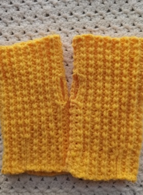 折扣优惠价半指头手套晨雾灰色手编6号线牛奶棉桔黄色毛线编织