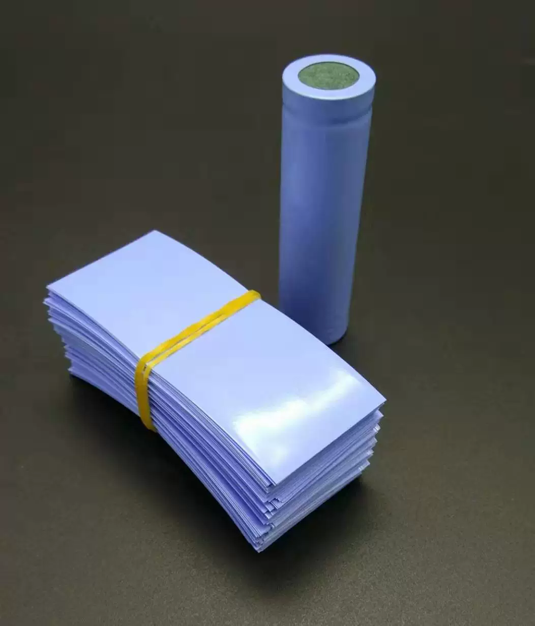 Lithium battery, tubular collar