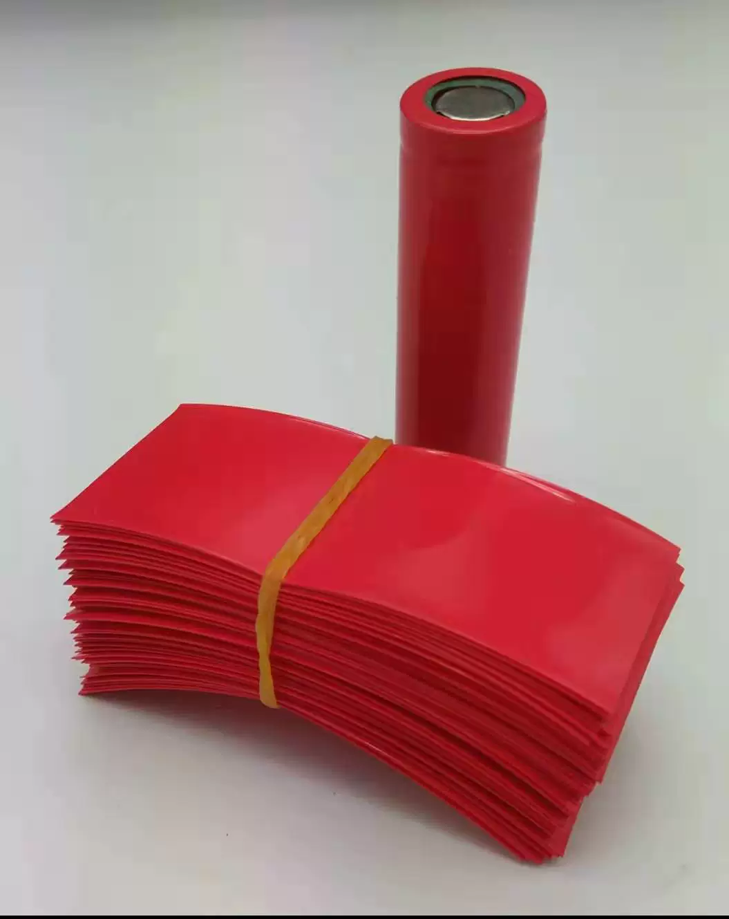 Lithium battery, tubular collar