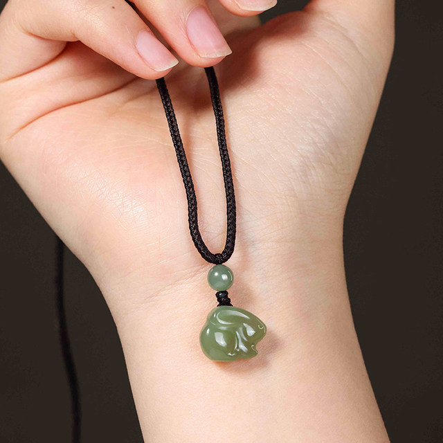 Miao Yun Hetian Jade Zodiac Rabbit Pendant Zodiac Dog Liuhe