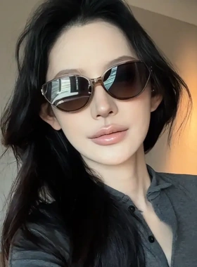 2025新复古茶棕色猫眼墨镜女高级感辣妹方圆脸太阳镜显瘦遮阳百搭