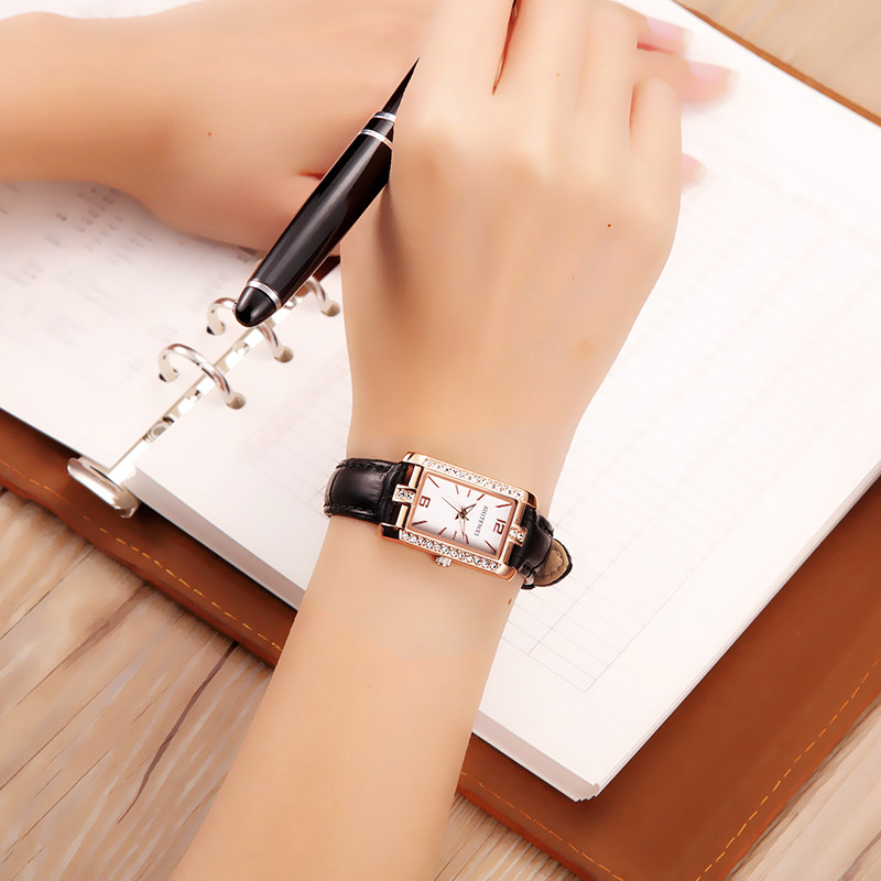 2020女神真皮带女士简约防水石英表 腕表传说国产腕表