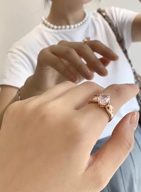 复古精致港风蜜桃乌龙粉钻戒指