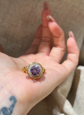 Young许愿池精工个性丝滑旋转流苏紫钻戒指女小众设计鸢尾花指环
