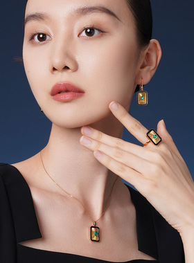 祖母绿宝石戒指法式彩宝吊坠