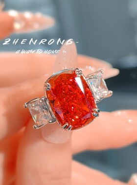 中国红香水瓶冰花切吊坠女