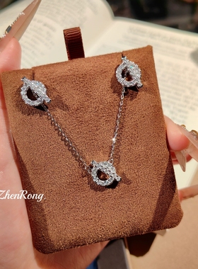 Young小Q镶钻耳钉女猪鼻子项链女满钻手链轻奢超闪戒指Q字母套装