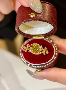 Young时尚轻奢方糖钻戒藤蔓缠绕方钻花戒指小众高碳钻彩宝指环女