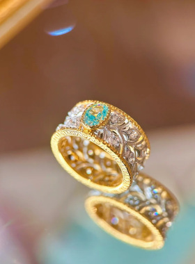 布契风织纹雕金双色金爱心形吊坠