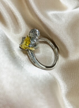 小红书黄钻戒指阿斯切爱心形