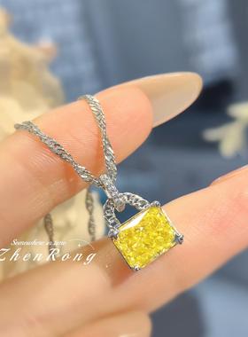 Young流行包包高碳钻吊坠女雷迪恩黄钻冰花切平安锁扣香水瓶项链