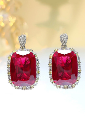 年轻奢华气质鸽血红宝石吊坠