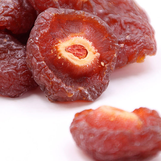 Half-edged prunes, sweet and sour, good quality and cost-effective