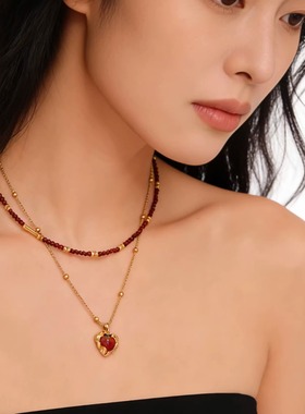 轻奢红色串珠爱心吊坠项链
