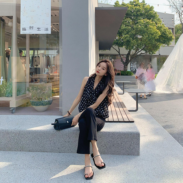 Bigyu retro chiffon polka-dot shirt ຄໍ V ຄົນອັບເດດ: commuting temperament OL sleeveless shirt loose top two-piece set