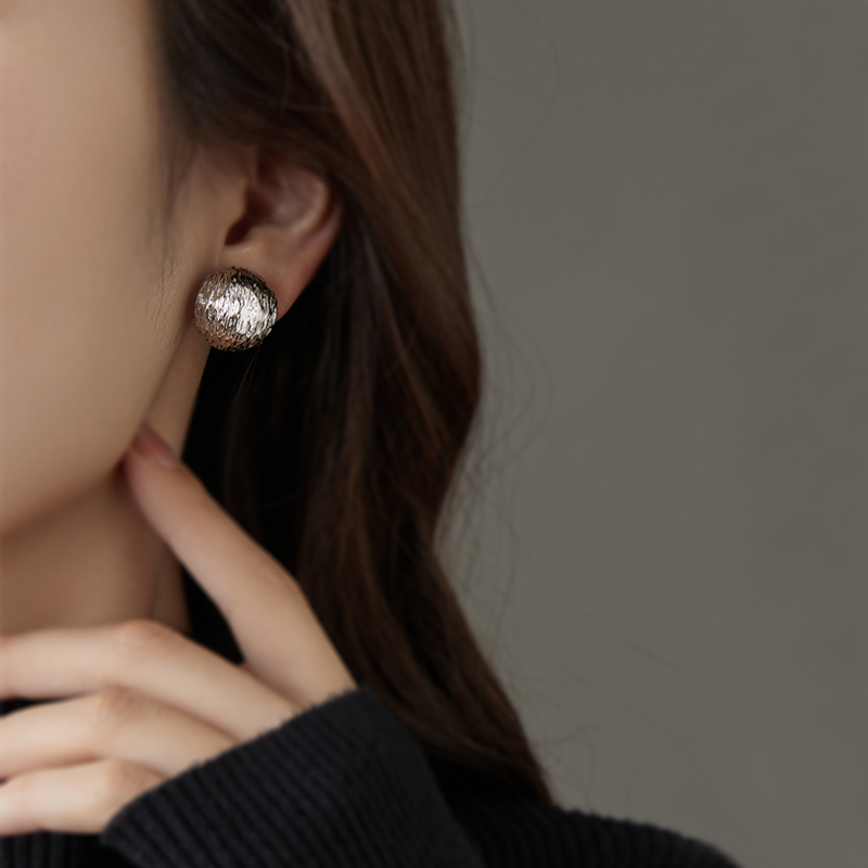复古港风气质球形耳夹无耳洞女蚊香盘耳饰小众夹式高级感金属耳环 - 图1