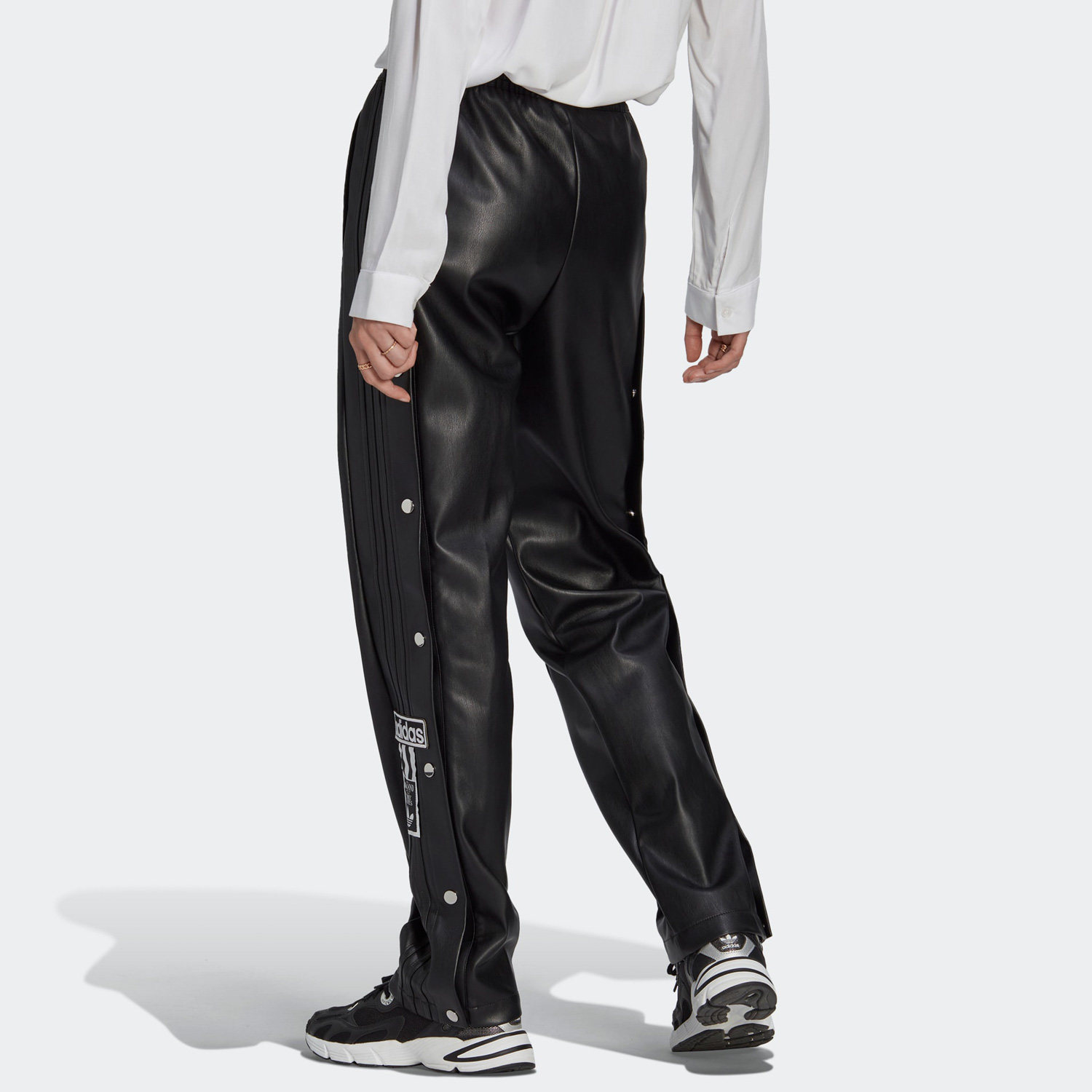 Adidas/阿迪达斯正品三叶草新款女子休闲排扣时尚皮裤II6099,淘宝优惠券,粉丝福利购,淘宝优惠卷