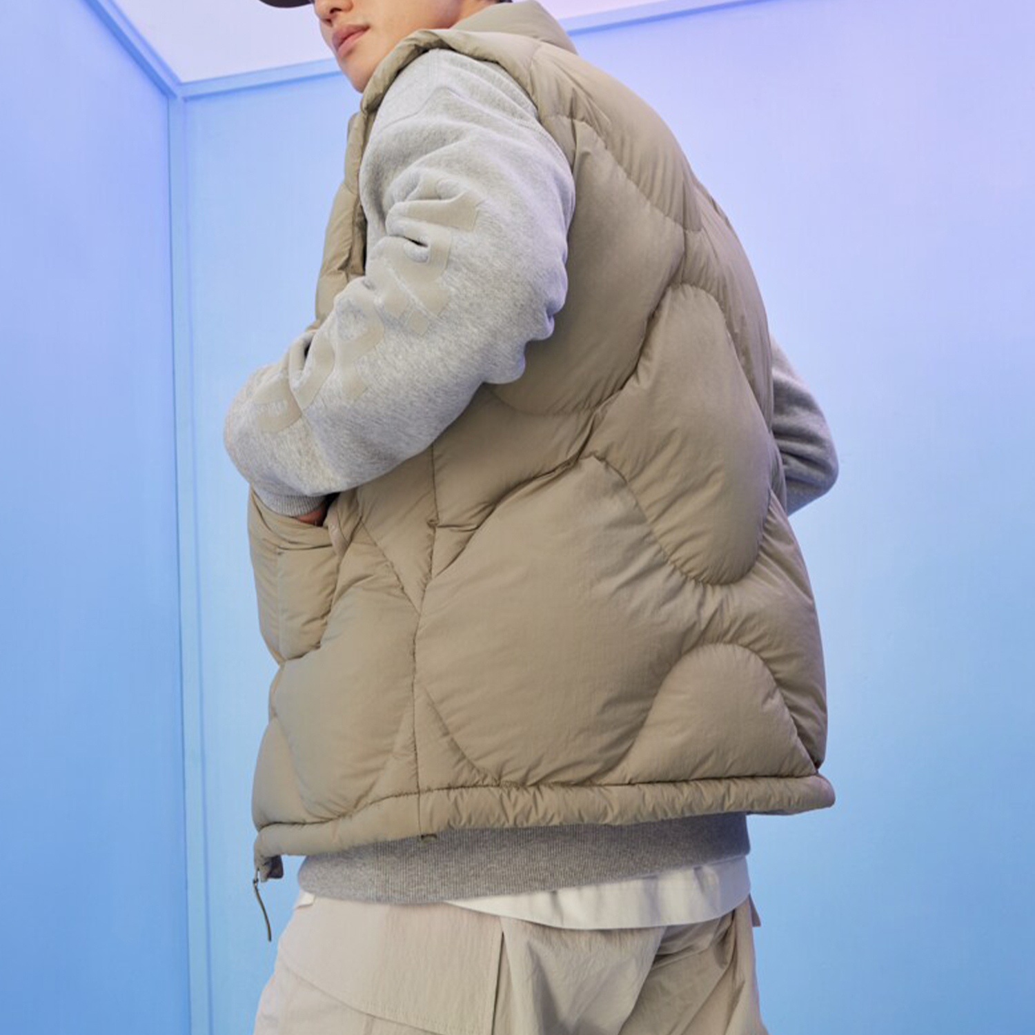 Adidas/阿迪达斯正品新款男士抗风保暖休闲羽绒马甲JG5939 - 图0