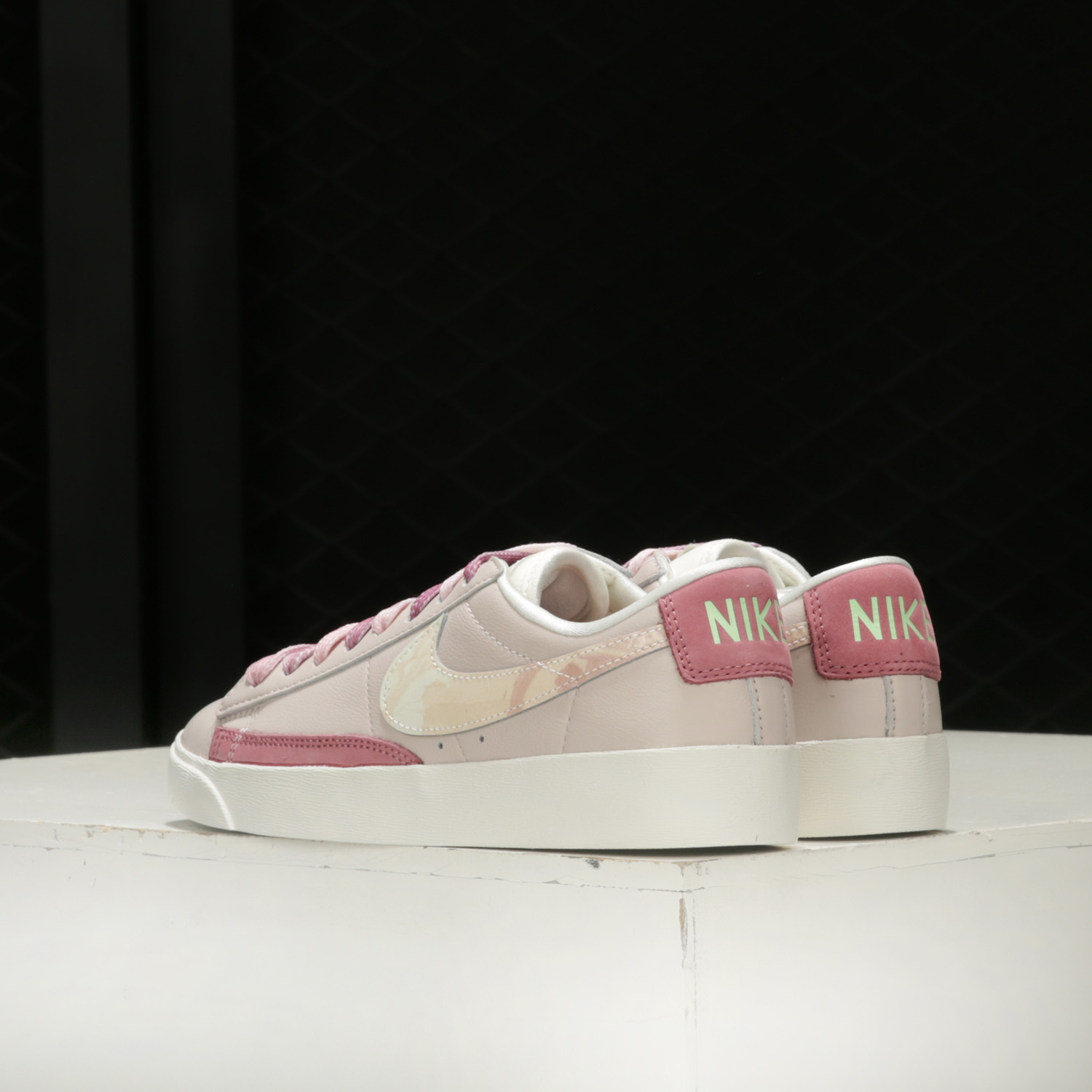 Nike/耐克官方正品 BLAZER LOW LX 男女休闲运动板鞋 CZ8688-666 - 图1