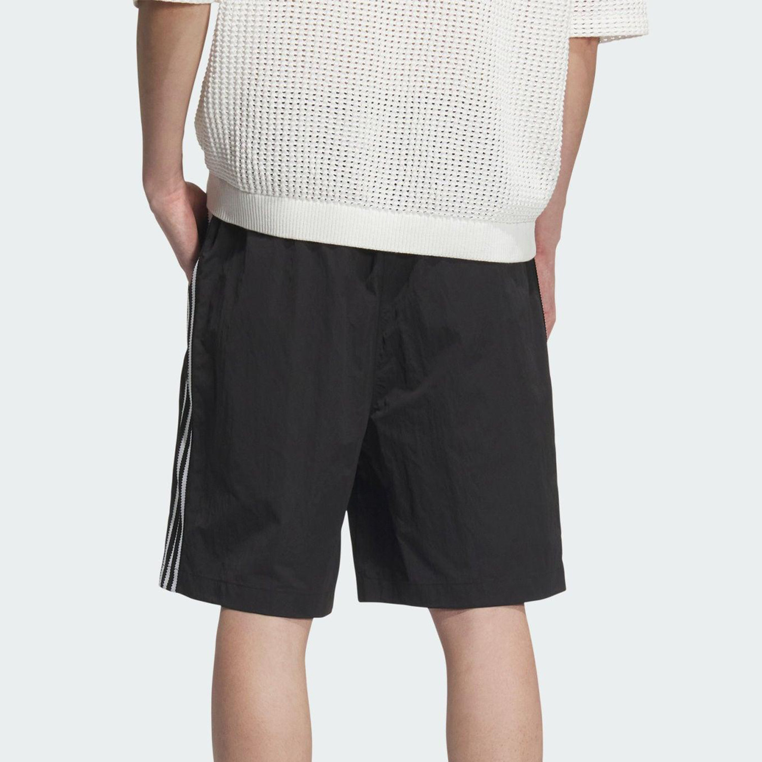 Adidas/阿迪达斯正品三叶草男士足球风休闲经典梭织短裤KC0154 - 图0