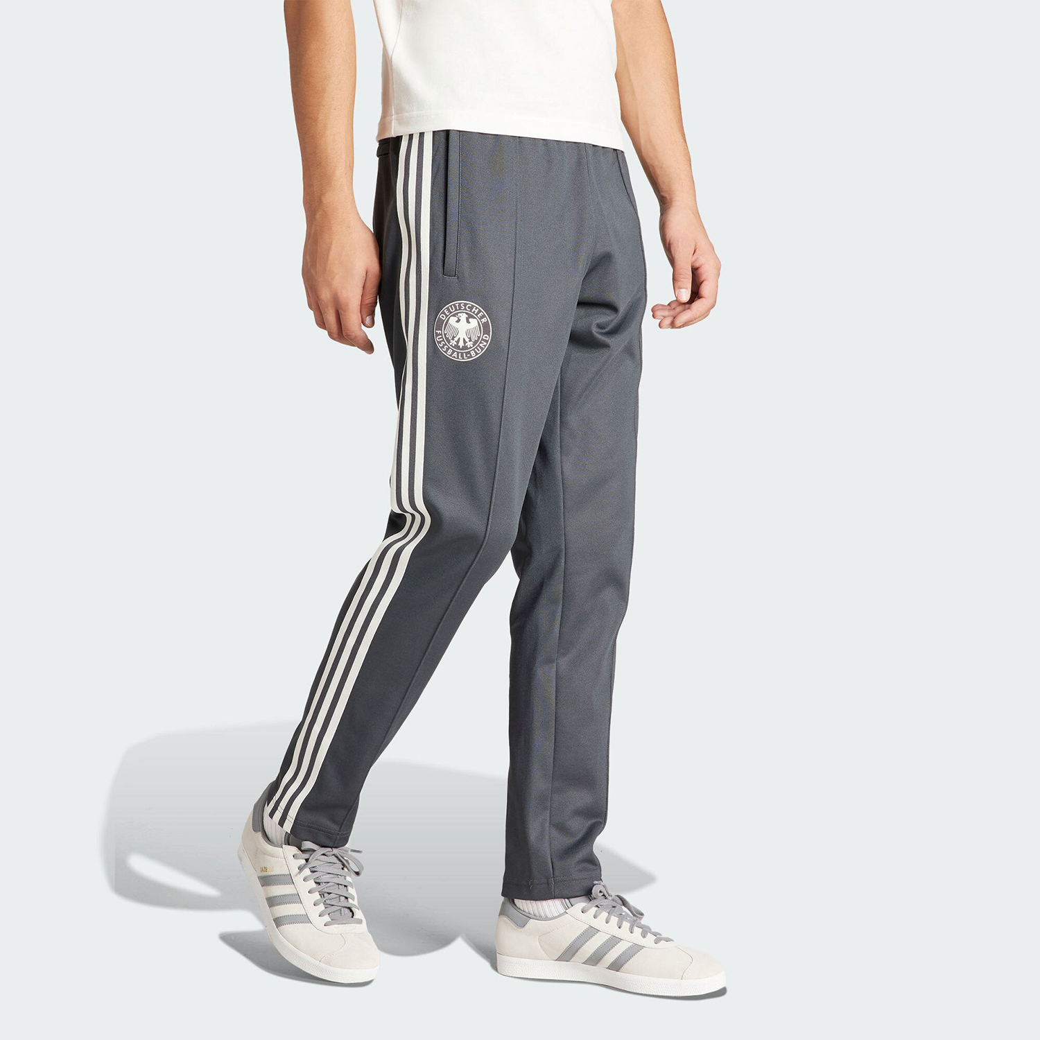 Adidas/阿迪达斯官方正品三叶草男士简约休闲运动梭织长裤IU2101 - 图2