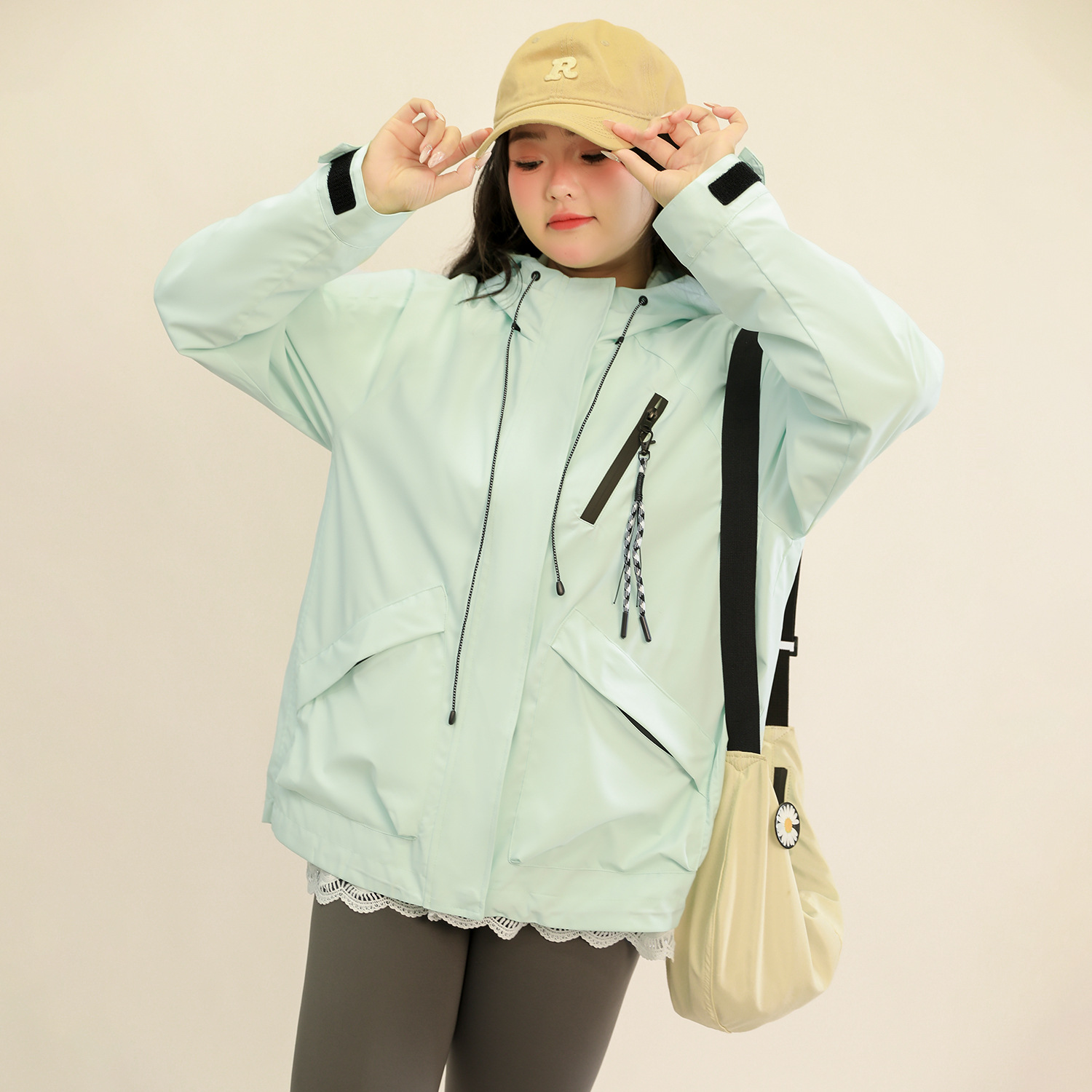 DM100大码百分百2025春季新款女装运动户外登山防水防风冲锋外套 - 图0