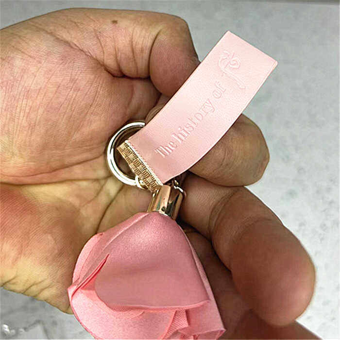 北京柜台后情人节挂饰钥匙扣装饰挂件高级设计感精美布艺包包挂饰