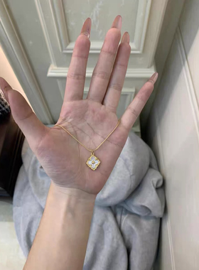 欧美轻奢风时尚简约气质方形贝母花朵项链女高级感钛钢不掉色