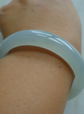 冰种晴水洒金起胶翡翠手镯55.9 圆镯天然A货翡翠