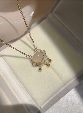 ins轻奢锁骨女锁高级感白玉项链百搭风髓祥云平安批发时尚链如意