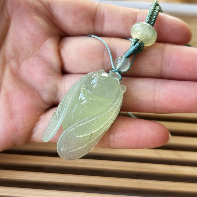 Natural Xiuyan jade pendant, jade cicada pendant, one thing, one picture pendant, genuine Xiuyan jade green ice material cicada jade pendant