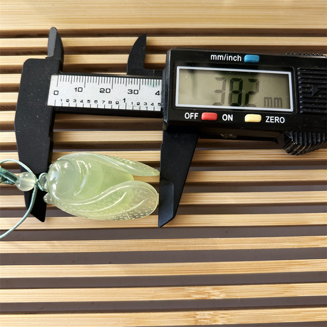 Natural Xiuyan jade pendant, jade cicada pendant, one thing, one picture pendant, genuine Xiuyan jade green ice material cicada jade pendant