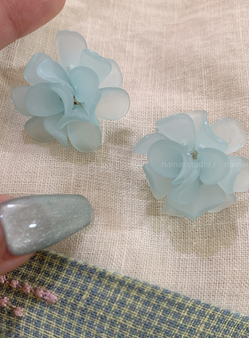 蓝色山茶花耳钉~温柔甜美小清新耳环2026夏季新款花朵度假风耳饰A