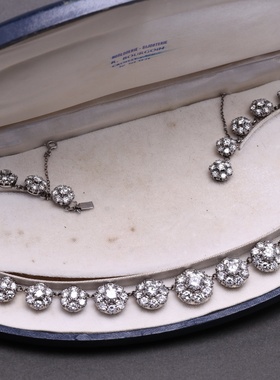 二十世纪初18K金钻石花簇项链 采用大小渐变的钻石簇古典珠宝首饰