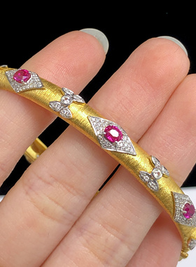 布契拉提经典拉丝工艺18k金无烧红宝石手镯 无烧红宝手镯精品