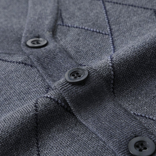 Men's spring and autumn cardigan vest close-fitting