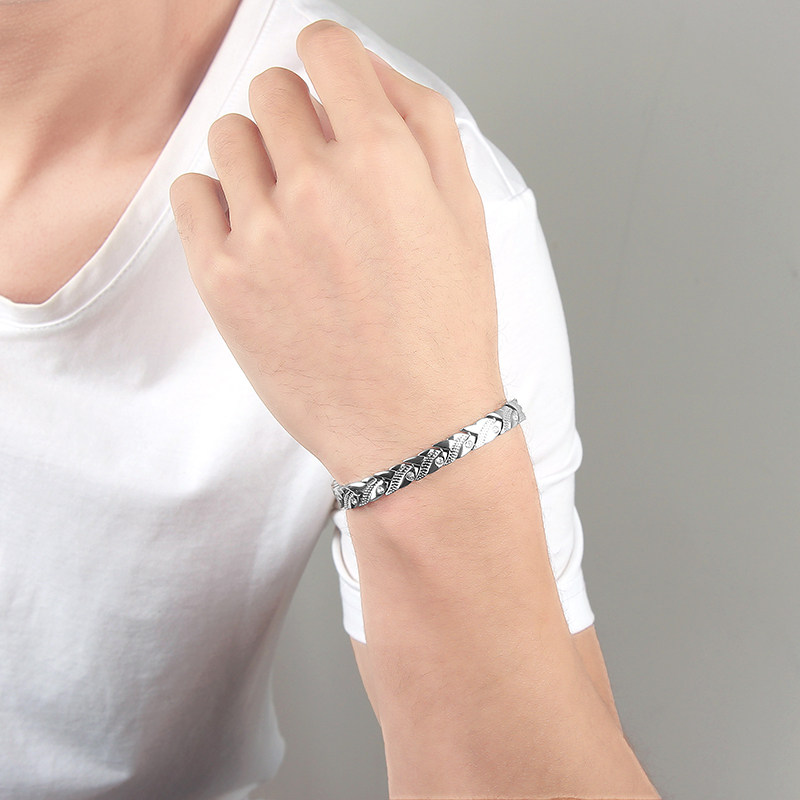 钛钢磁石男士韩版个性潮单身手镯 银鸿手链