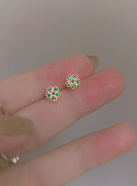 绿色五瓣花U型树脂耳夹