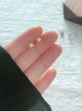 低调温柔四叶草耳夹女无耳洞